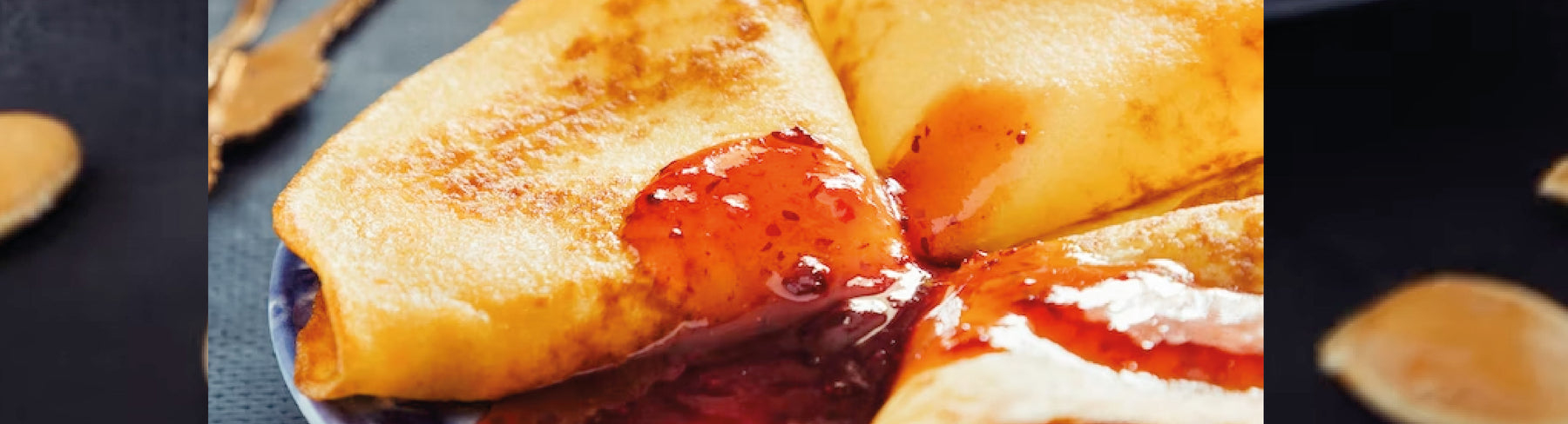 How to make vegan crepes with berry compote